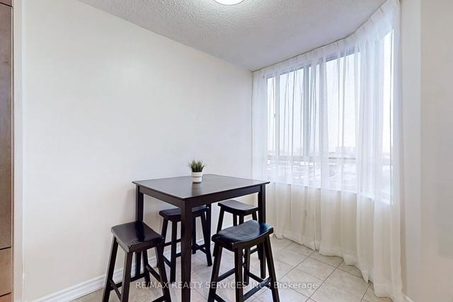 710 - 5 Lisa St, Condo with 3 bedrooms, 2 bathrooms and 1 parking in Brampton ON | Image 5