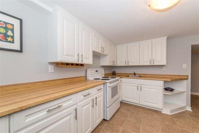 815 Zator Ave, House semidetached with 3 bedrooms, 2 bathrooms and 4 parking in Pickering ON | Image 8