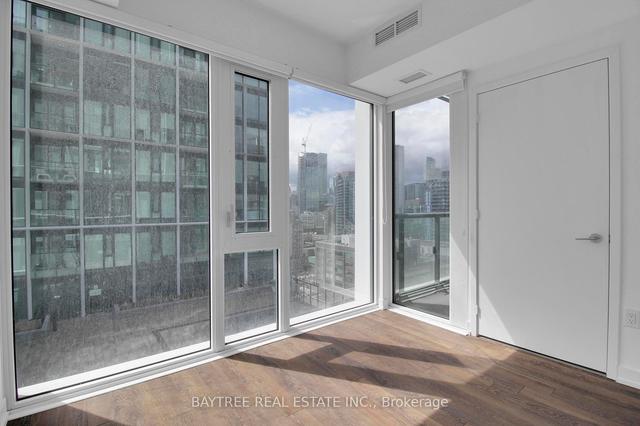 1616 - 158 Front St E, Condo with 1 bedrooms, 1 bathrooms and 0 parking in Toronto ON | Image 4