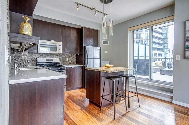 518 - 35 Hayden St, Condo with 1 bedrooms, 2 bathrooms and 1 parking in Toronto ON | Image 4