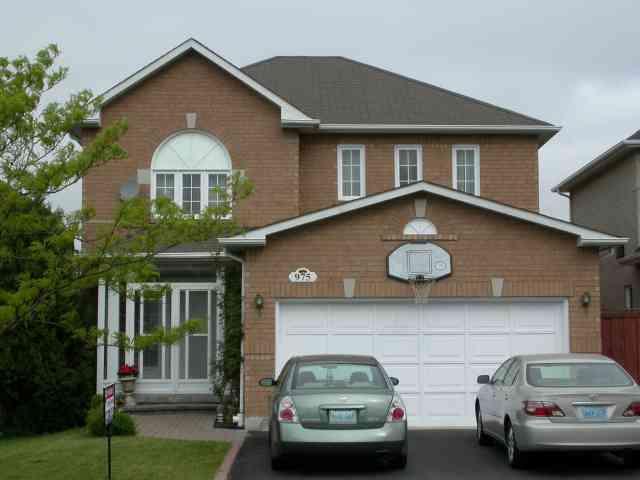 975 Mantle Cres, House detached with 4 bedrooms, 4 bathrooms and 2 parking in Mississauga ON | Image 1