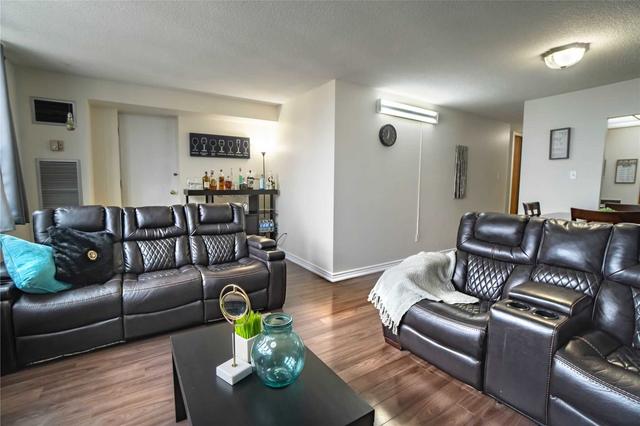 1202 - 4 Lisa St, Condo with 2 bedrooms, 1 bathrooms and 1 parking in Brampton ON | Image 24