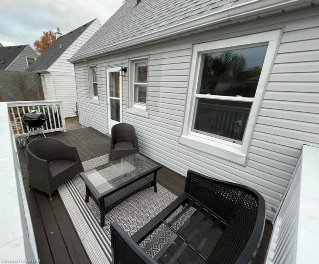 213 Felix Street, House detached with 4 bedrooms, 2 bathrooms and 3 parking in Sarnia ON | Image 11