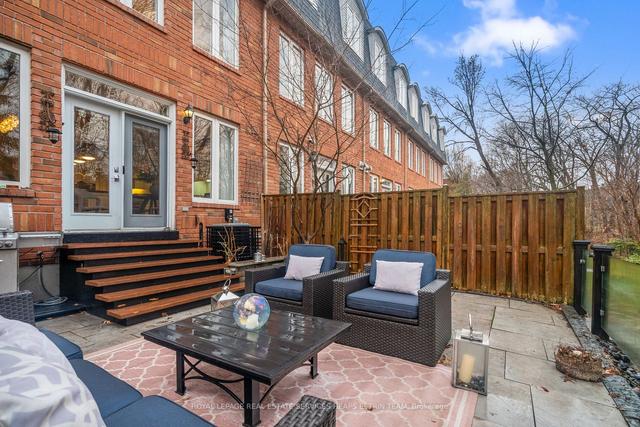 5 - 217 Roslin Ave, Townhouse with 3 bedrooms, 5 bathrooms and 2 parking in Toronto ON | Image 33