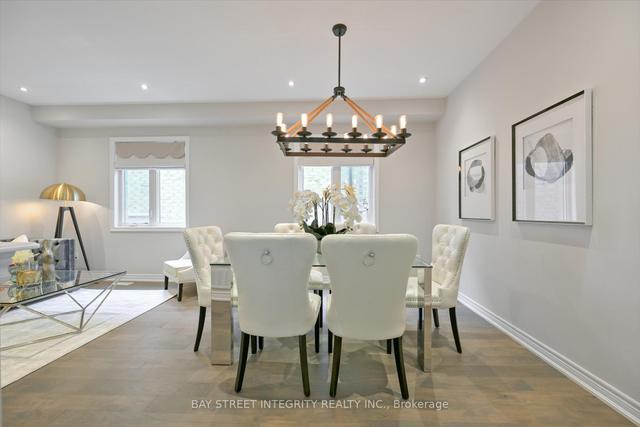 99 Greenspire Ave, House detached with 4 bedrooms, 4 bathrooms and 5 parking in Markham ON | Image 2