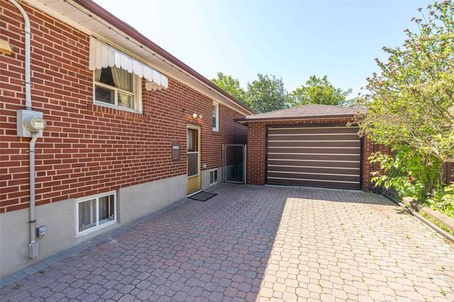 51 Medina Cres, House detached with 3 bedrooms, 2 bathrooms and 5 parking in Toronto ON | Image 35