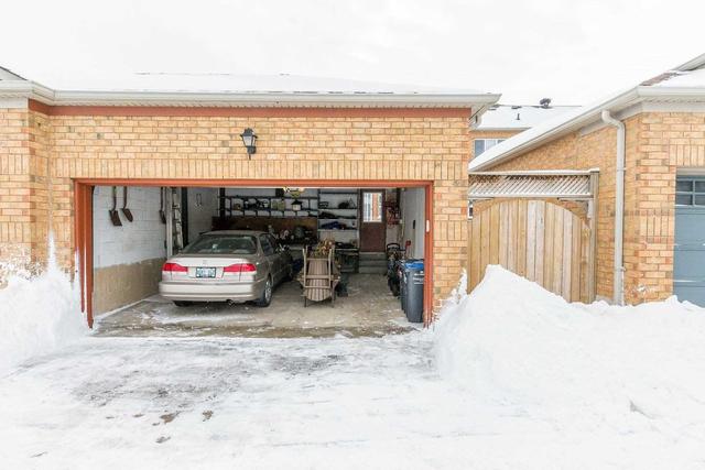 3227 Equestrian Cres, House attached with 3 bedrooms, 3 bathrooms and 2 parking in Mississauga ON | Image 15