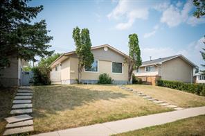 7367 Huntington Street Ne, House detached with 5 bedrooms, 2 bathrooms and 2 parking in Calgary AB | Image 4