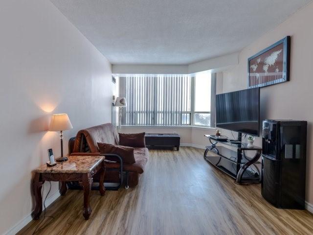 622 - 3 Greystone Walk Dr, Condo with 2 bedrooms, 2 bathrooms and 1 parking in Toronto ON | Image 2