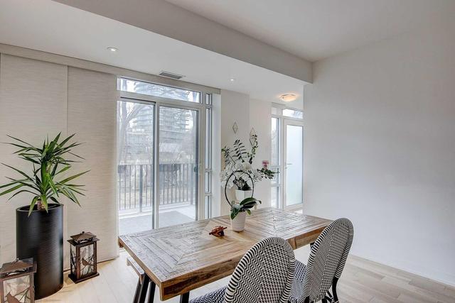 Th02 - 2212 Lakeshore Blvd W, Condo with 2 bedrooms, 3 bathrooms and 1 parking in Toronto ON | Image 7