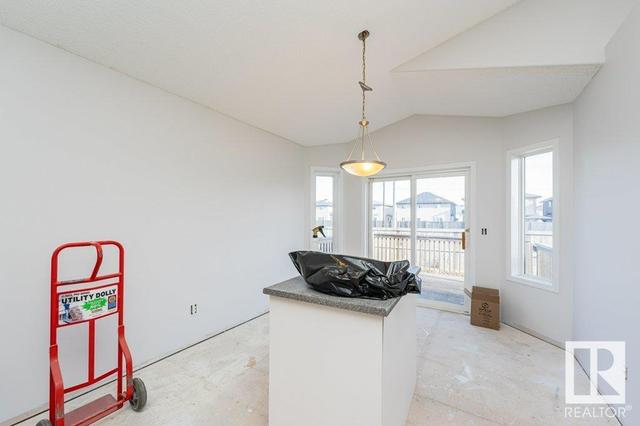 7314 166a Av Nw, House detached with 3 bedrooms, 2 bathrooms and null parking in Edmonton AB | Image 22