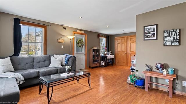 5 John Street W, House detached with 3 bedrooms, 1 bathrooms and 3 parking in Minto ON | Image 2