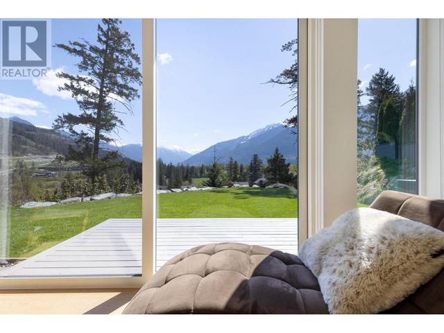 1764 Pinewood Drive, House detached with 5 bedrooms, 5 bathrooms and 5 parking in Pemberton BC | Image 13