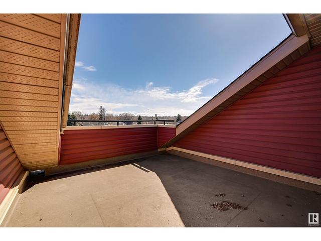 2 - 10240 90 St Nw, House attached with 3 bedrooms, 3 bathrooms and 2 parking in Edmonton AB | Image 41