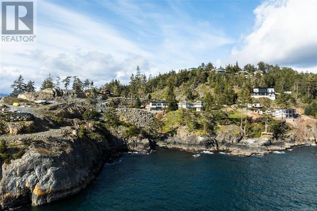 7510 Ocean Park Pl, House detached with 3 bedrooms, 4 bathrooms and 6 parking in Sooke BC | Image 44