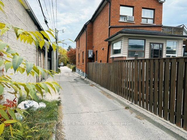 1454 Dufferin St, House semidetached with 3 bedrooms, 2 bathrooms and 3 parking in Toronto ON | Image 22