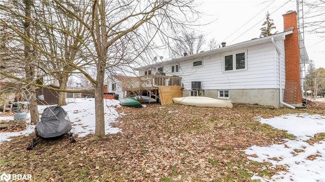 8 Huron Street, House detached with 4 bedrooms, 2 bathrooms and null parking in Springwater ON | Image 27