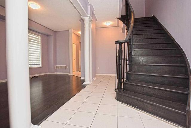 1046 Byron St N, House semidetached with 4 bedrooms, 3 bathrooms and 2 parking in Whitby ON | Image 2