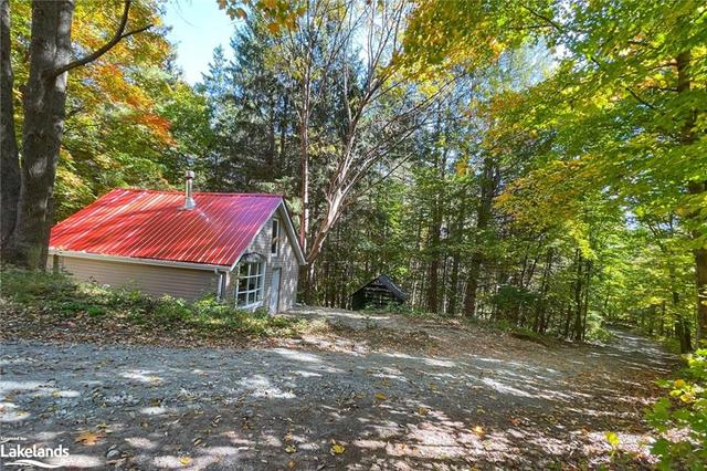 9297 Highway 118, House detached with 5 bedrooms, 2 bathrooms and 10 parking in Minden Hills ON | Image 28