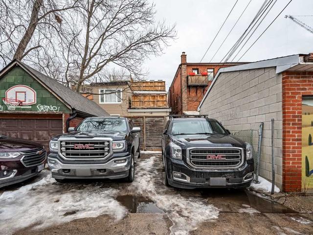 650 Markham St, House semidetached with 4 bedrooms, 4 bathrooms and 2 parking in Toronto ON | Image 35