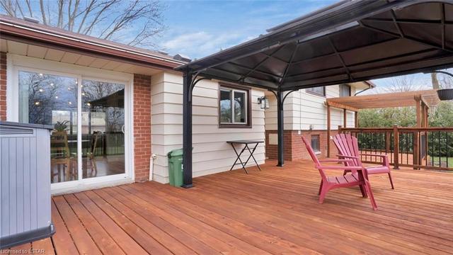 74 Larkspur Crescent, House detached with 5 bedrooms, 2 bathrooms and 7 parking in London ON | Image 35