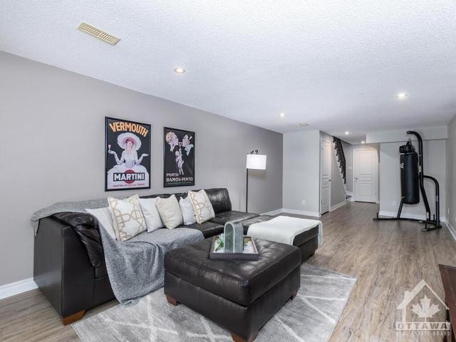 834 Fletcher Circle, Townhouse with 3 bedrooms, 3 bathrooms and 3 parking in Ottawa ON | Image 27