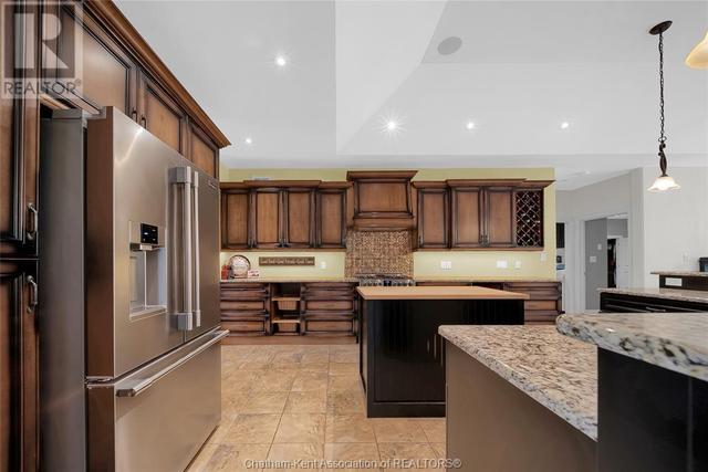 9105 Mcdowell Line, House detached with 5 bedrooms, 3 bathrooms and null parking in Chatham Kent ON | Image 13