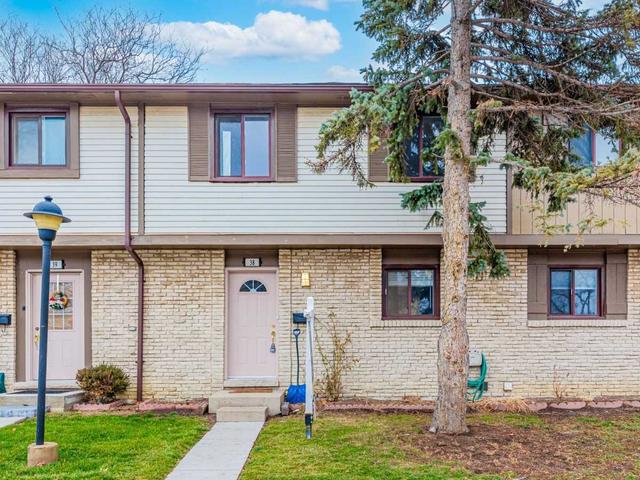38 - 105 Hansen Rd N, Townhouse with 3 bedrooms, 2 bathrooms and 1 parking in Brampton ON | Image 1
