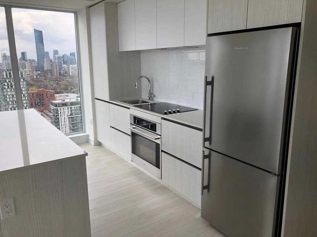 2605 - 225 Sumach St, Condo with 3 bedrooms, 2 bathrooms and 0 parking in Toronto ON | Image 5