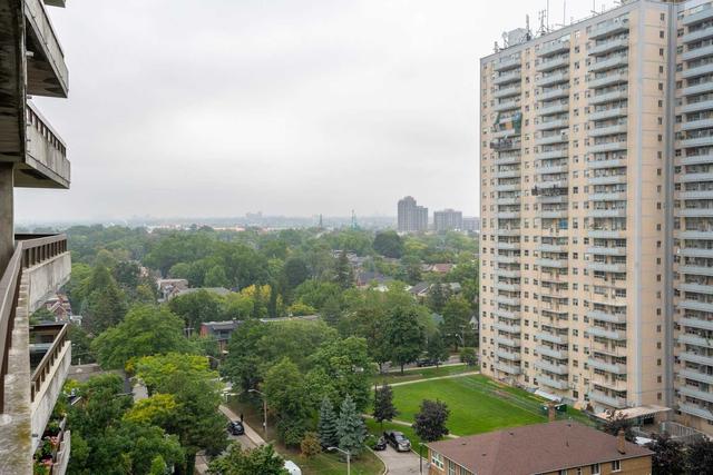 1207 - 100 Quebec Ave, Condo with 2 bedrooms, 2 bathrooms and 1 parking in Toronto ON | Image 9