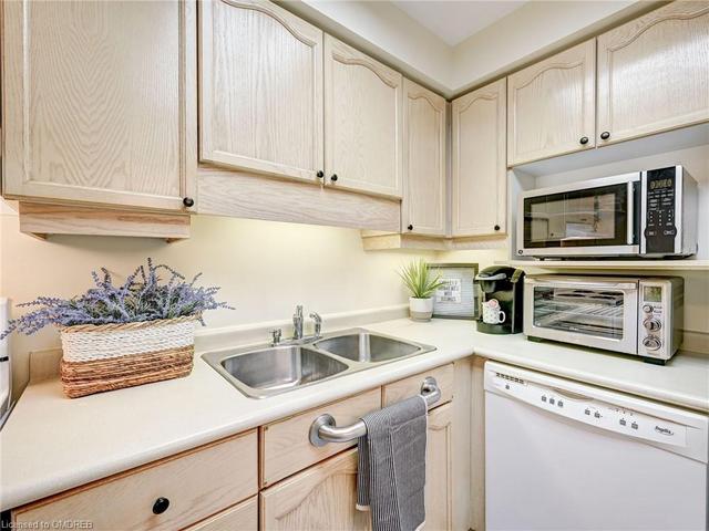 219 - 2199 Sixth Line, House attached with 2 bedrooms, 2 bathrooms and null parking in Oakville ON | Image 26