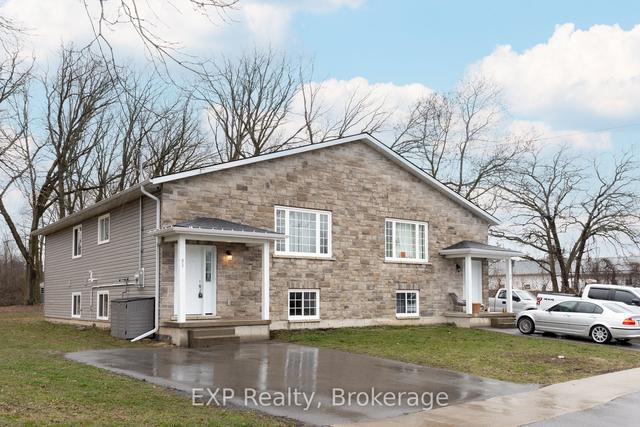93 Main St, House semidetached with 3 bedrooms, 1 bathrooms and 2 parking in Deseronto ON | Image 1