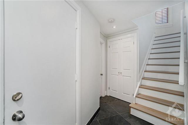14 Cornerstone Private, Townhouse with 2 bedrooms, 2 bathrooms and 1 parking in Ottawa ON | Image 3