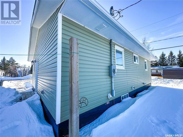 118 Allan Avenue, House detached with 2 bedrooms, 1 bathrooms and null parking in Churchbridge SK | Image 2