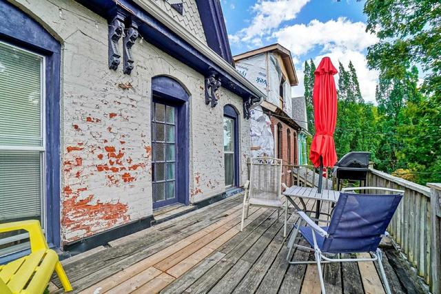 157 Huron St, House semidetached with 5 bedrooms, 2 bathrooms and 2 parking in Toronto ON | Image 4