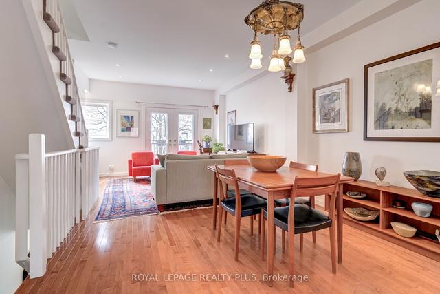 25 Pear Tree Mews, House attached with 3 bedrooms, 3 bathrooms and 1 parking in Toronto ON | Image 34