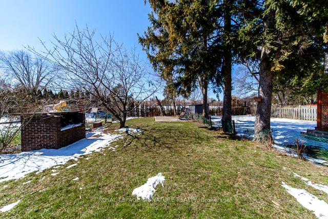 102a Poplar Rd, House semidetached with 3 bedrooms, 2 bathrooms and 5 parking in Toronto ON | Image 26