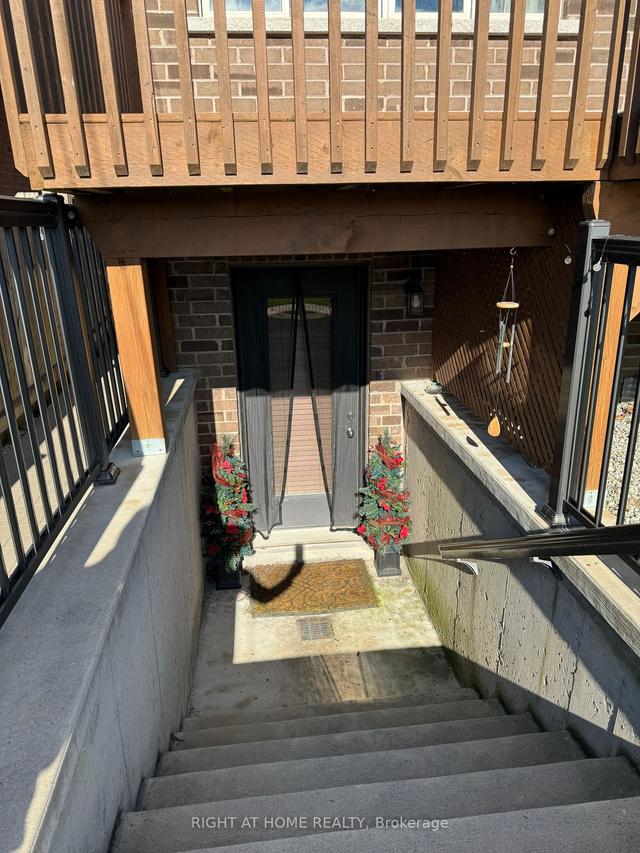 58b Thirty Second St, House detached with 3 bedrooms, 4 bathrooms and 3 parking in Toronto ON | Image 27