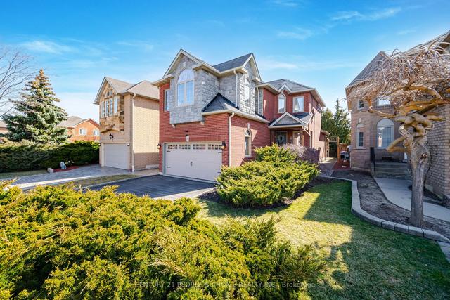 4 Safari Crt, House detached with 3 bedrooms, 3 bathrooms and 4 parking in Brampton ON | Image 1
