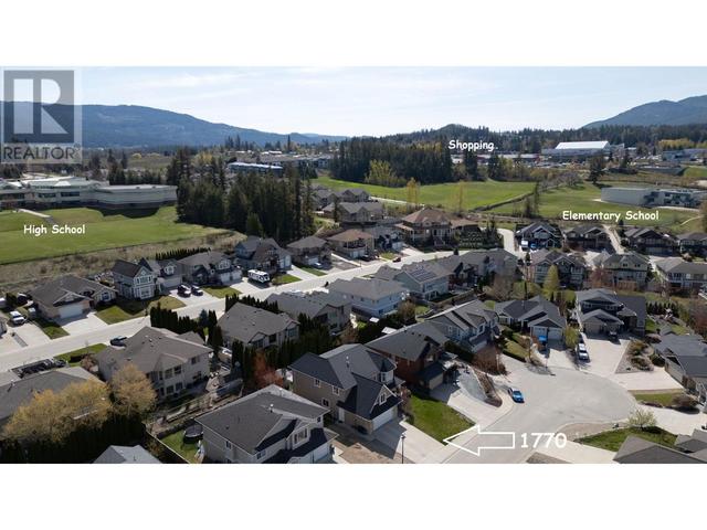 1770 23 Street Ne, House detached with 5 bedrooms, 3 bathrooms and 2 parking in Salmon Arm BC | Image 4