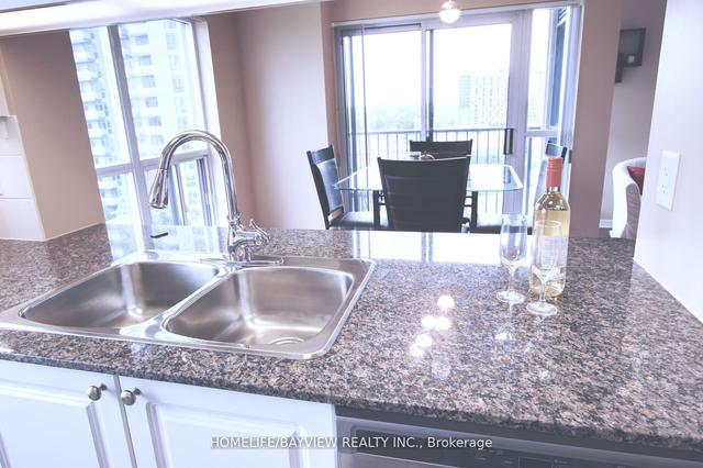 1007 - 185 Oneida Cres W, Condo with 2 bedrooms, 2 bathrooms and 1 parking in Richmond Hill ON | Image 3