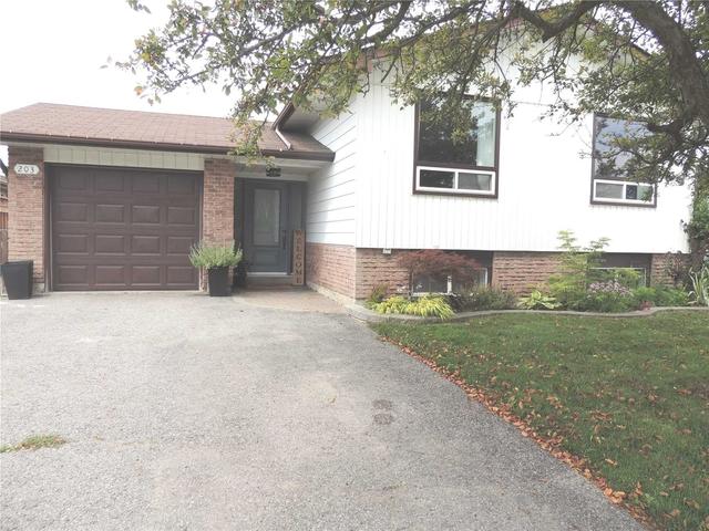203 Michael Blvd, House detached with 1 bedrooms, 1 bathrooms and 1 parking in Whitby ON | Image 1