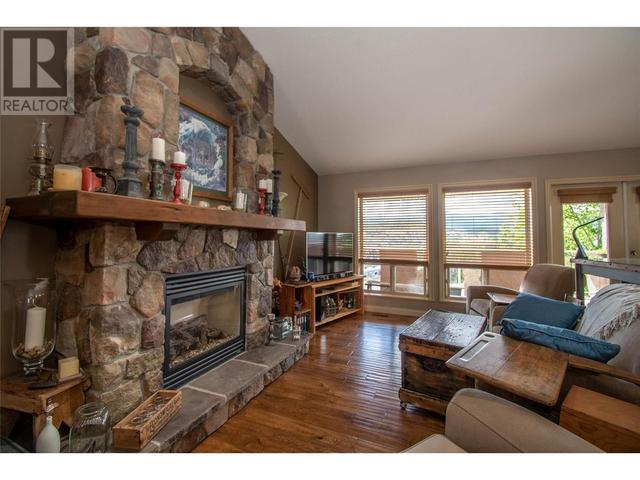 1377 Kendra Court, House detached with 4 bedrooms, 3 bathrooms and 6 parking in Kelowna BC | Image 13