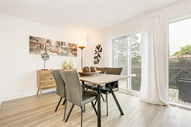 432 Valade Crescent, Townhouse with 3 bedrooms, 2 bathrooms and 2 parking in Ottawa ON | Image 9