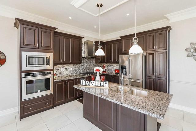 11 Strength St, House detached with 4 bedrooms, 6 bathrooms and 6 parking in Brampton ON | Image 27