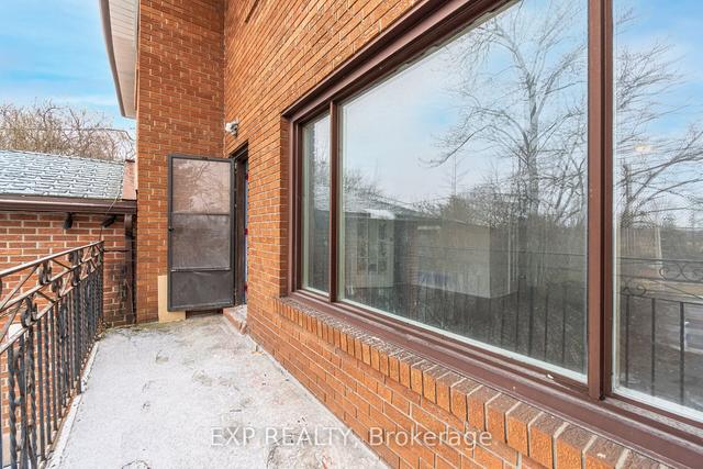 701 Finch Ave W, House detached with 6 bedrooms, 6 bathrooms and 6 parking in Toronto ON | Image 3