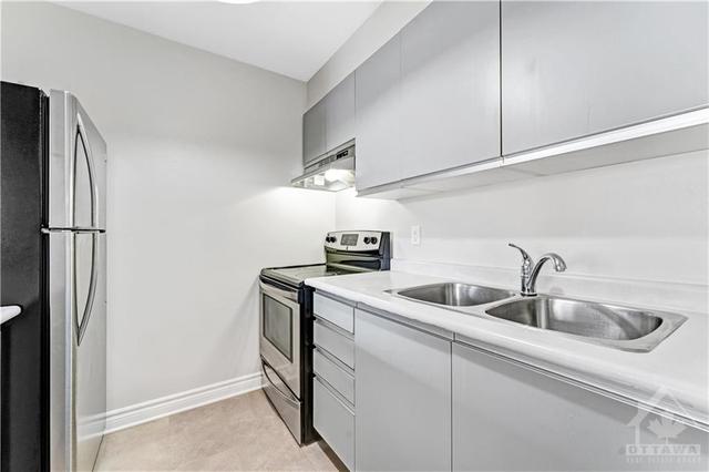 307 - 250 Brittany Drive, Condo with 1 bedrooms, 1 bathrooms and 1 parking in Ottawa ON | Image 6
