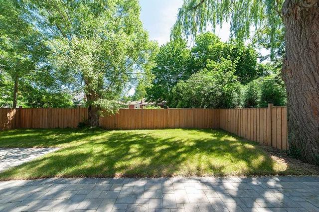 17 Dromore Cres, House detached with 4 bedrooms, 7 bathrooms and 6 parking in Toronto ON | Image 32
