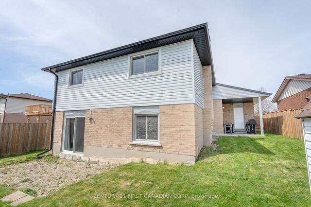 88 Golfview Cres, House detached with 3 bedrooms, 2 bathrooms and 4 parking in London ON | Image 32