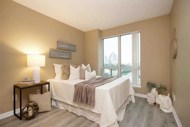 711 - 8 Lee Centre Dr, Condo with 2 bedrooms, 2 bathrooms and 1 parking in Toronto ON | Image 5